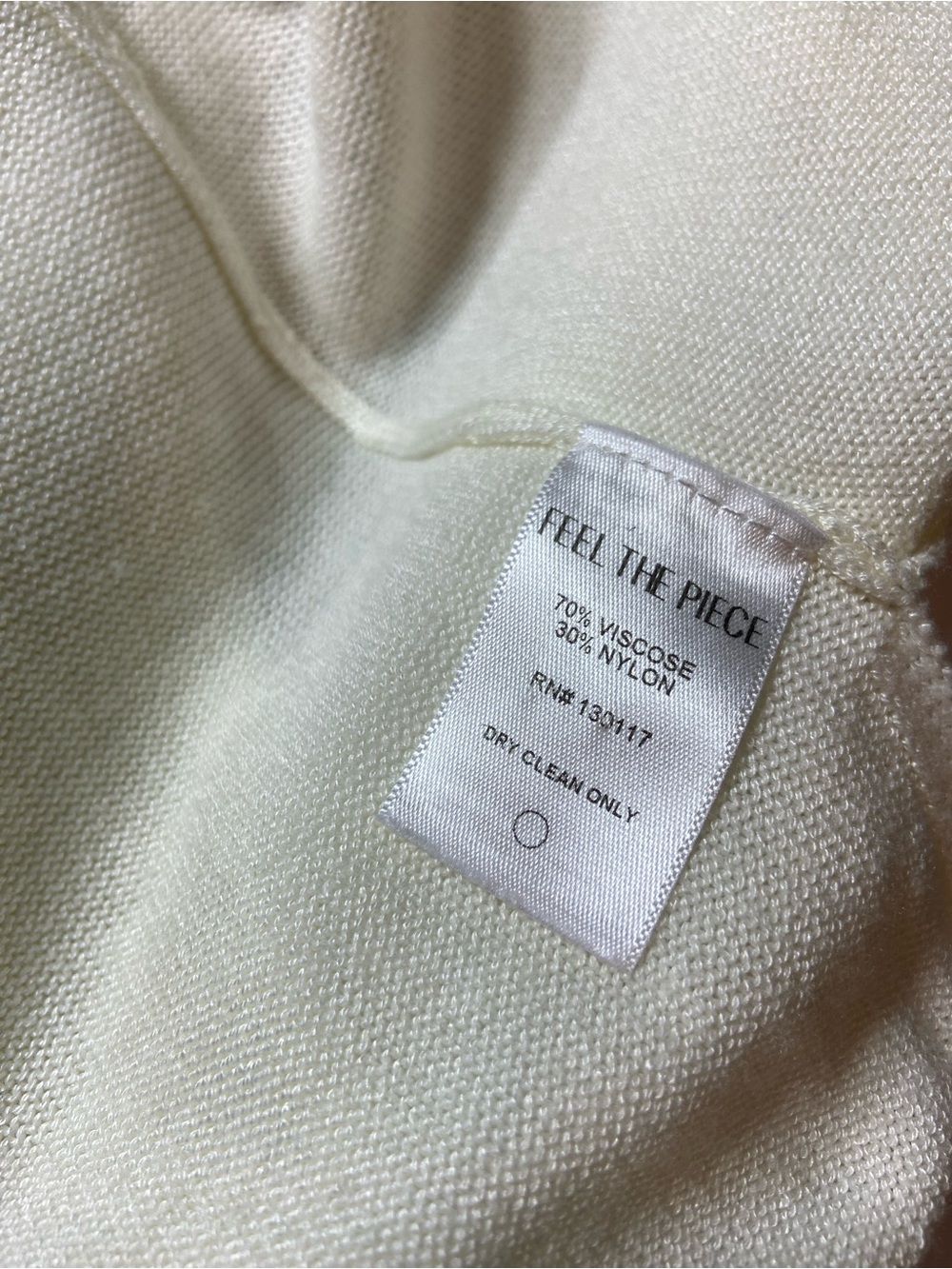 Feel The Piece Cream Off-the-Shoulder Cold-Shoulder Cut Out Sweater XS/S [CH] - Picture 9 of 9